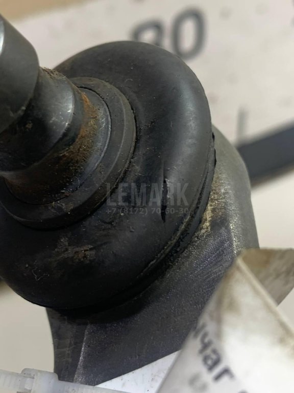 Рычаг передний верхний правый передний