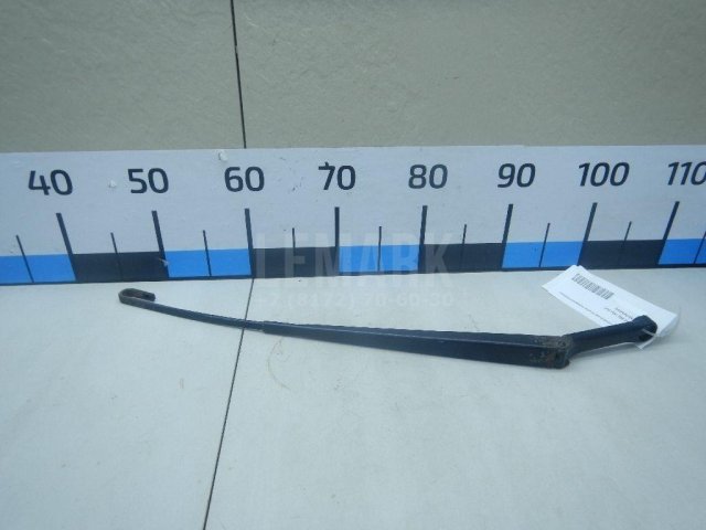 Поводок стеклоочистителя передний правый