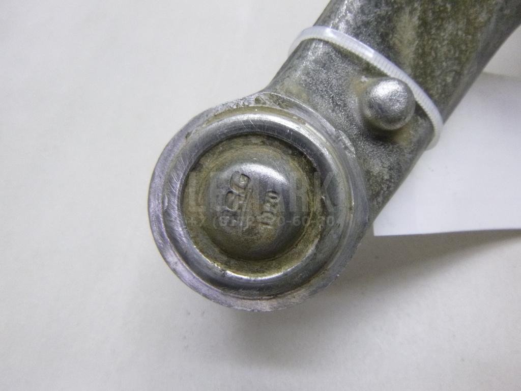 Рычаг передний нижний правый задний