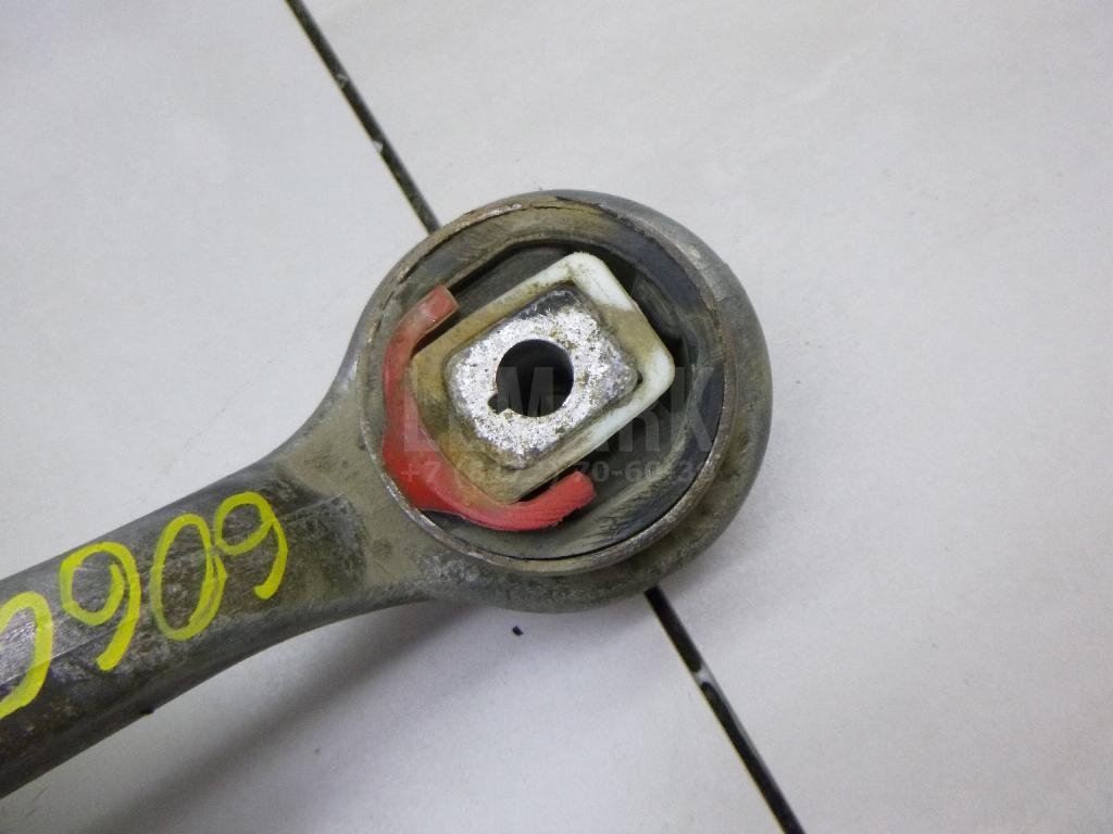 Рычаг передний нижний правый задний