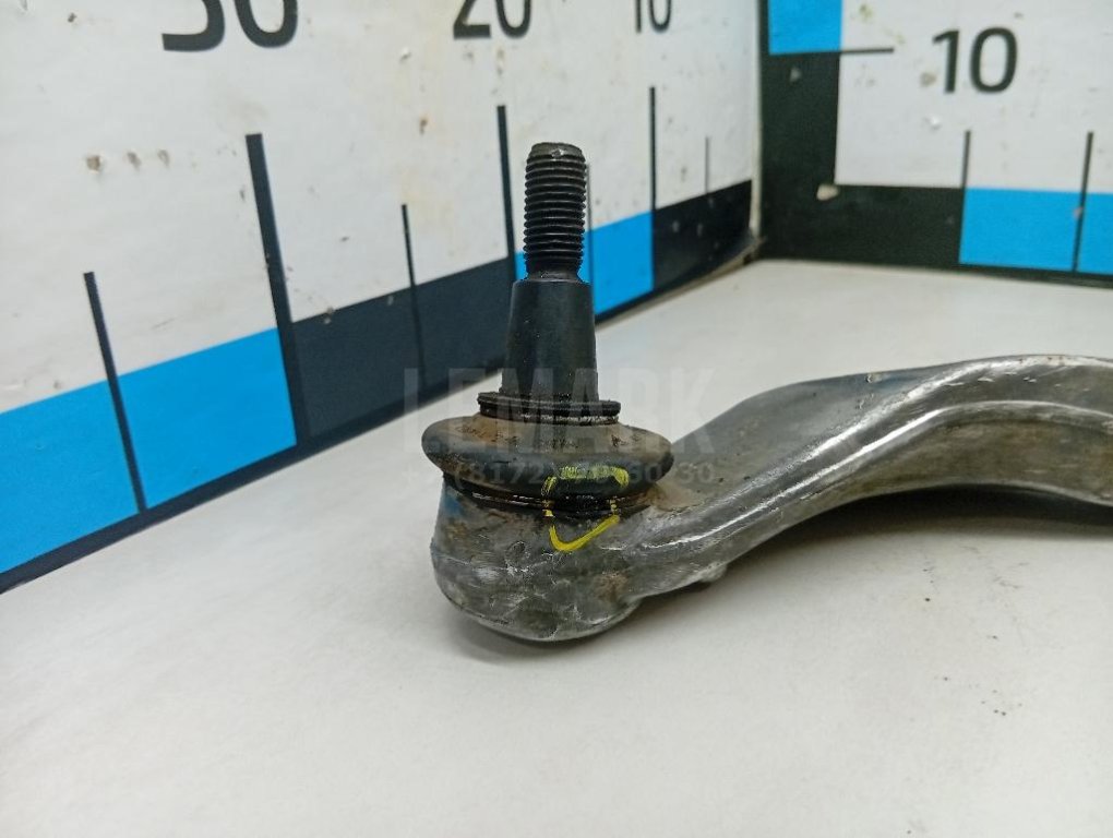 Рычаг передний нижний левый задний
