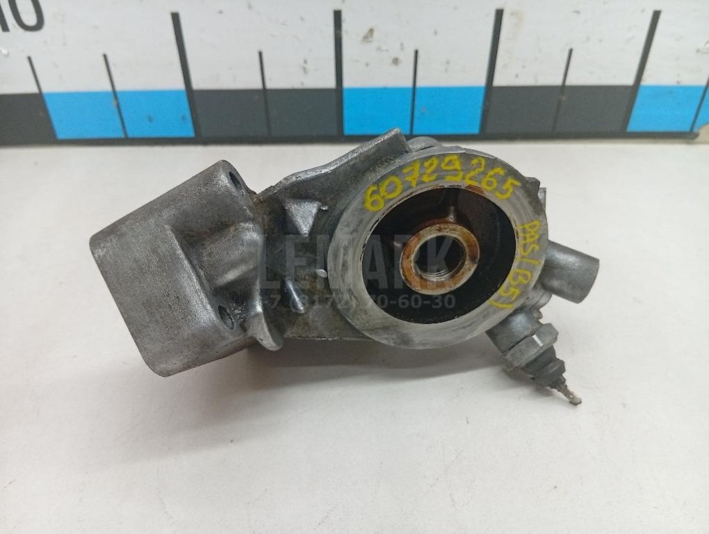 Кронштейн масляного фильтра