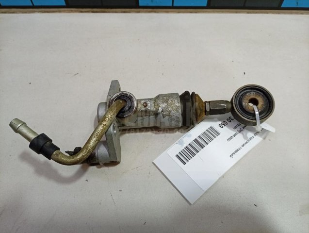 Цилиндр сцепления главный