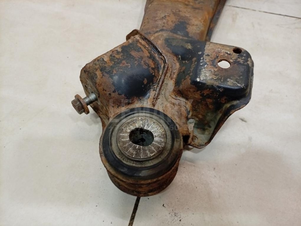 Балка подмоторная