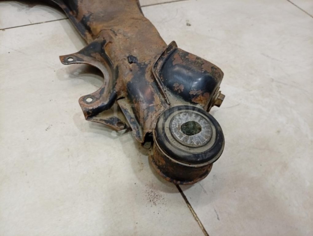 Балка подмоторная