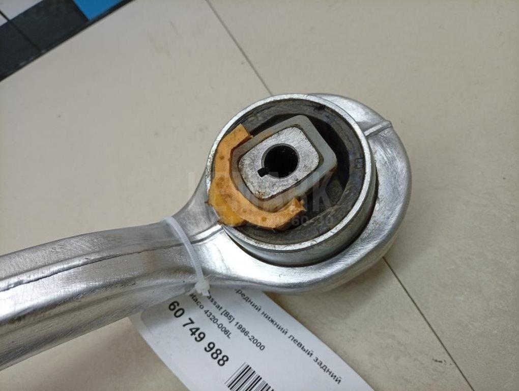 Рычаг передний нижний левый задний