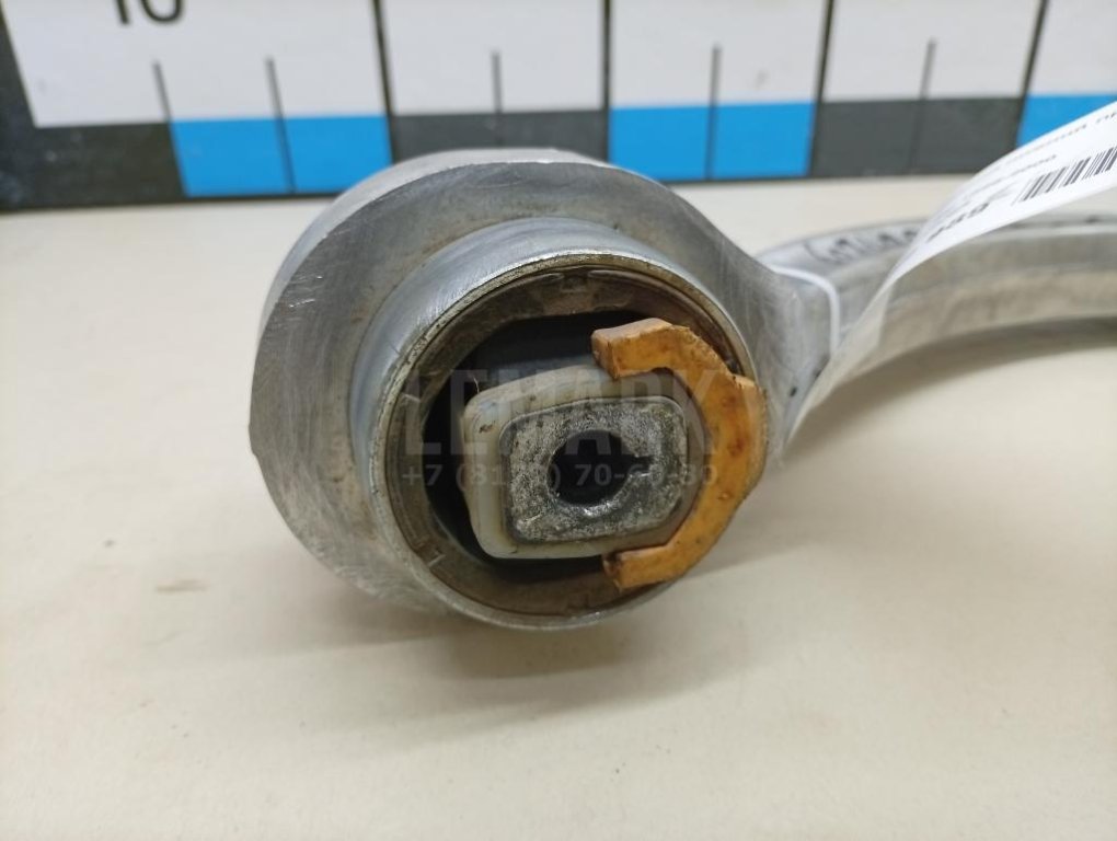 Рычаг передний нижний правый задний