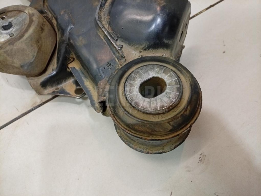 Балка подмоторная