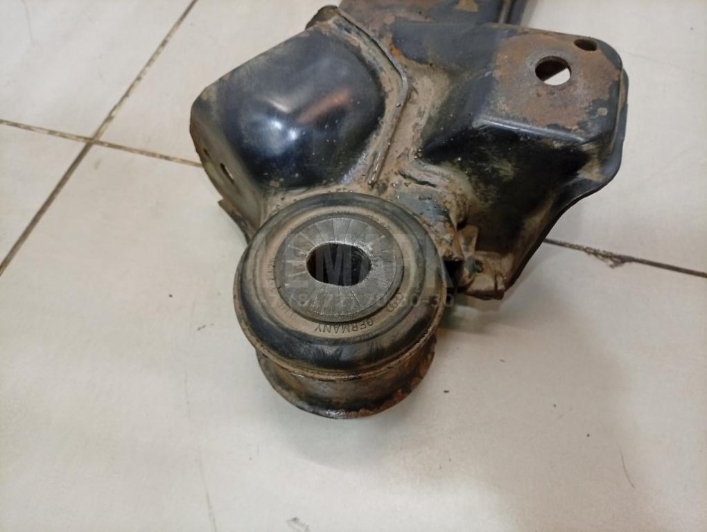 Балка подмоторная