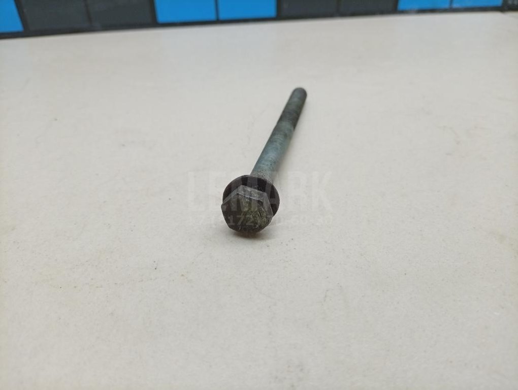 Болт компрессора кондиционера