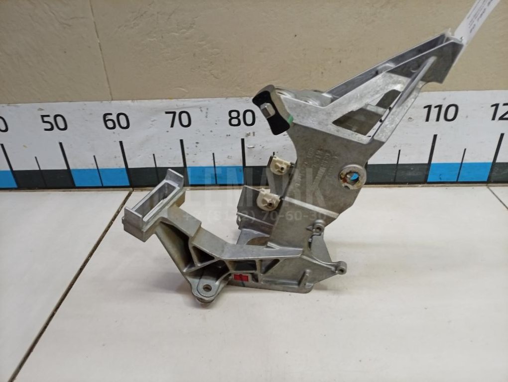 Кронштейн (сопут. товар)