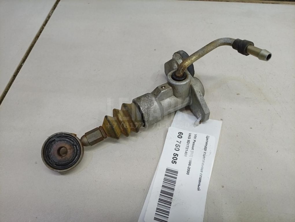 Цилиндр сцепления главный