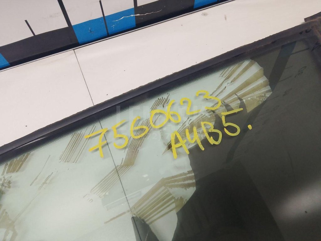 Стекло кузовное глухое правое