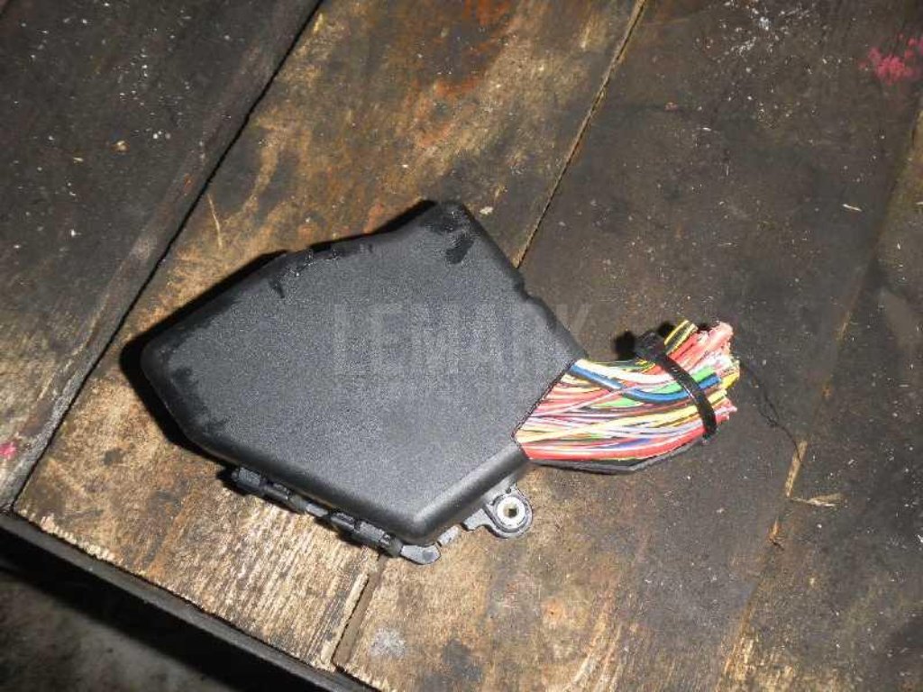 Блок предохранителей для  Audi 100 [C4] 1991-1994