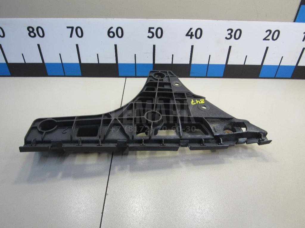 Направляющая заднего бампера правая