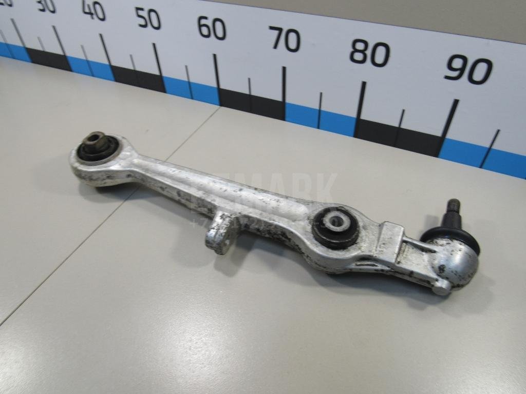 Рычаг передний нижний