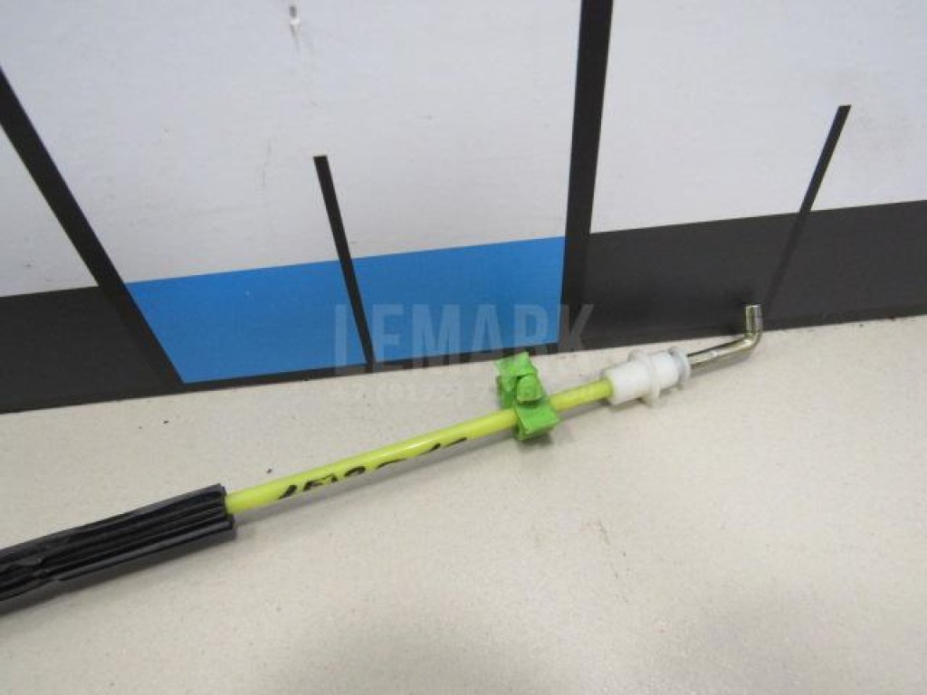 Трос открывания задней двери