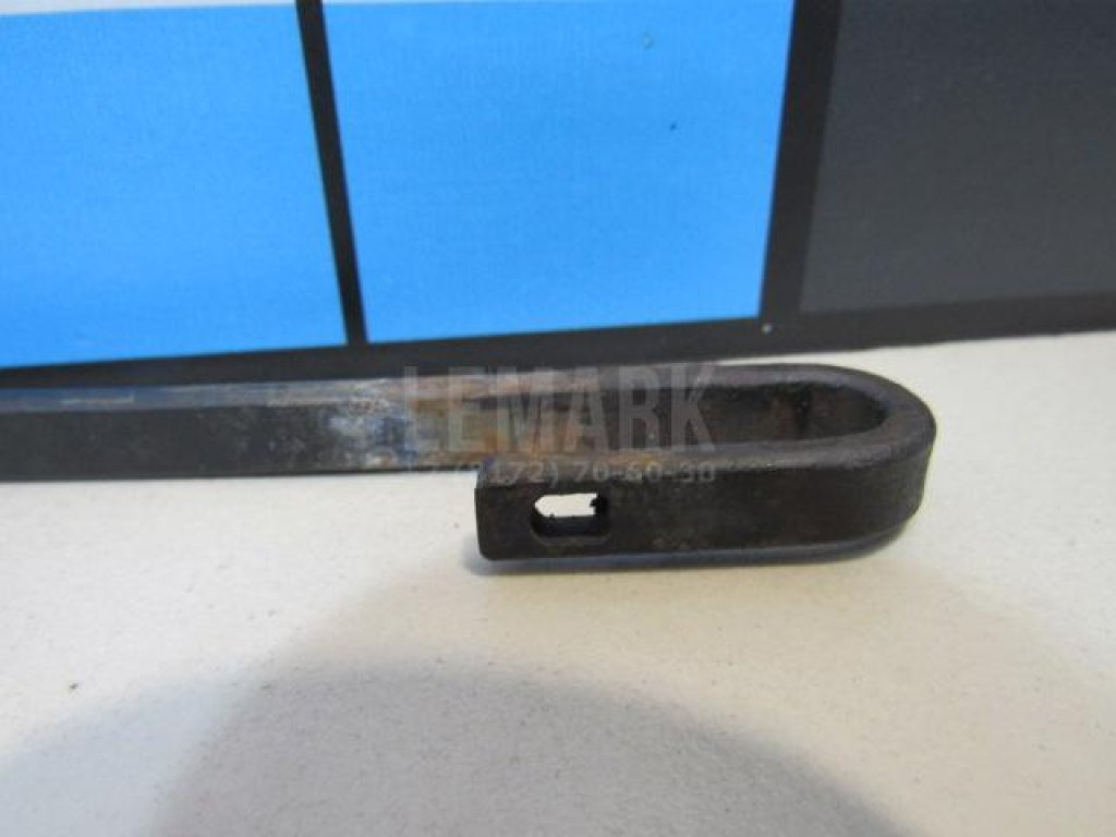 Поводок стеклоочистителя передний правый