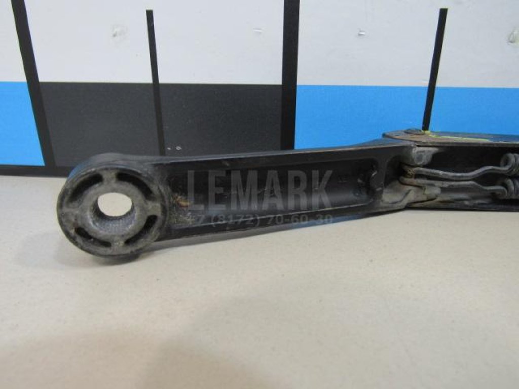 Поводок стеклоочистителя передний правый