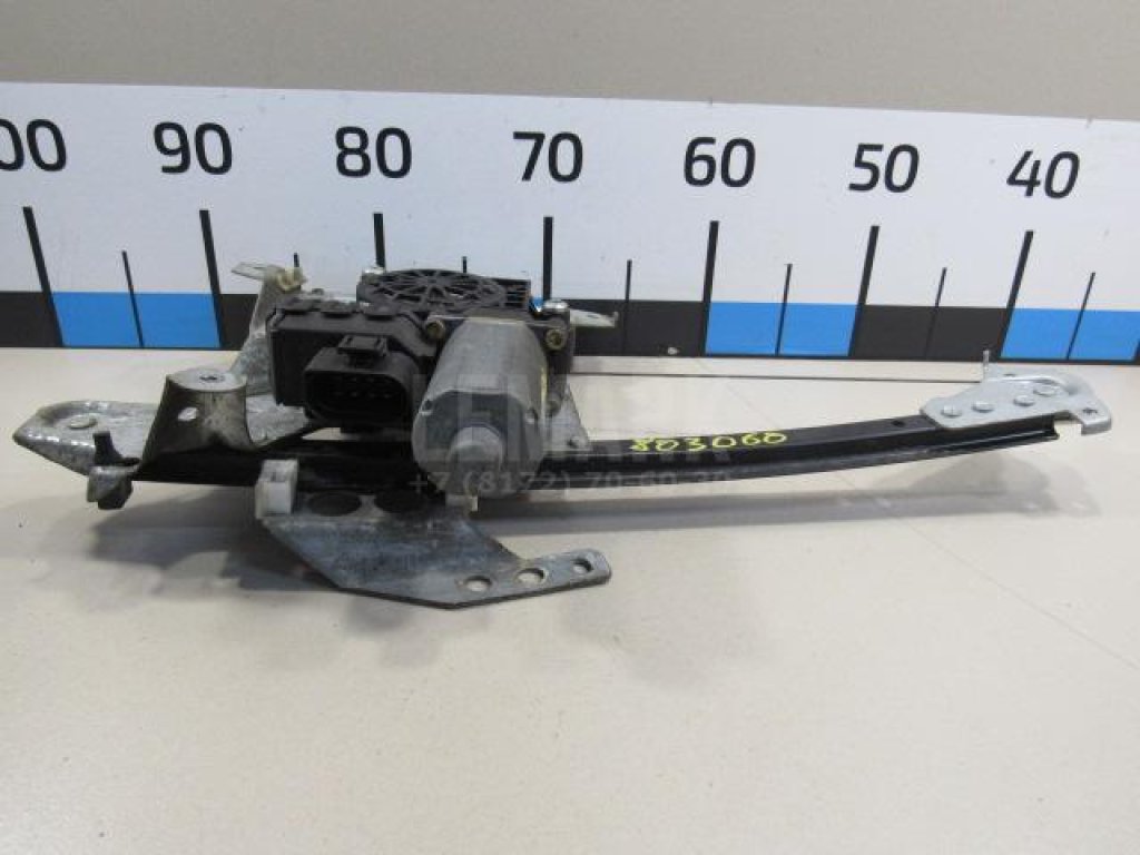 Стеклоподъемник электр. задний правый