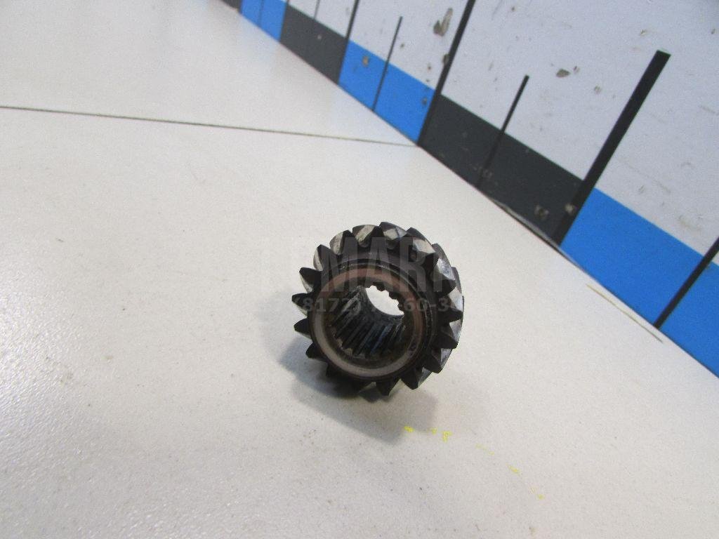 Шестерня привода масляного насоса