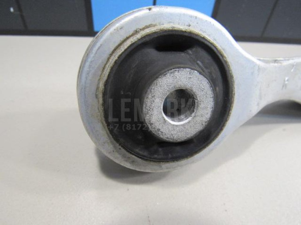 Рычаг передний верхний правый задний