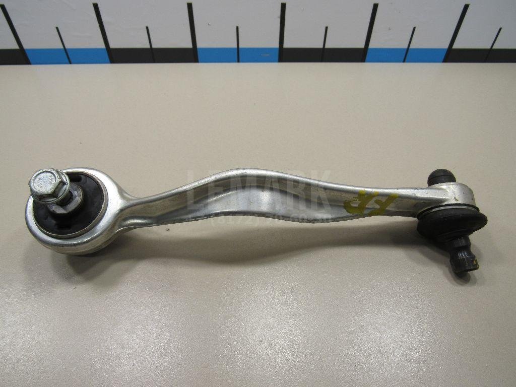 Рычаг передний верхний правый задний