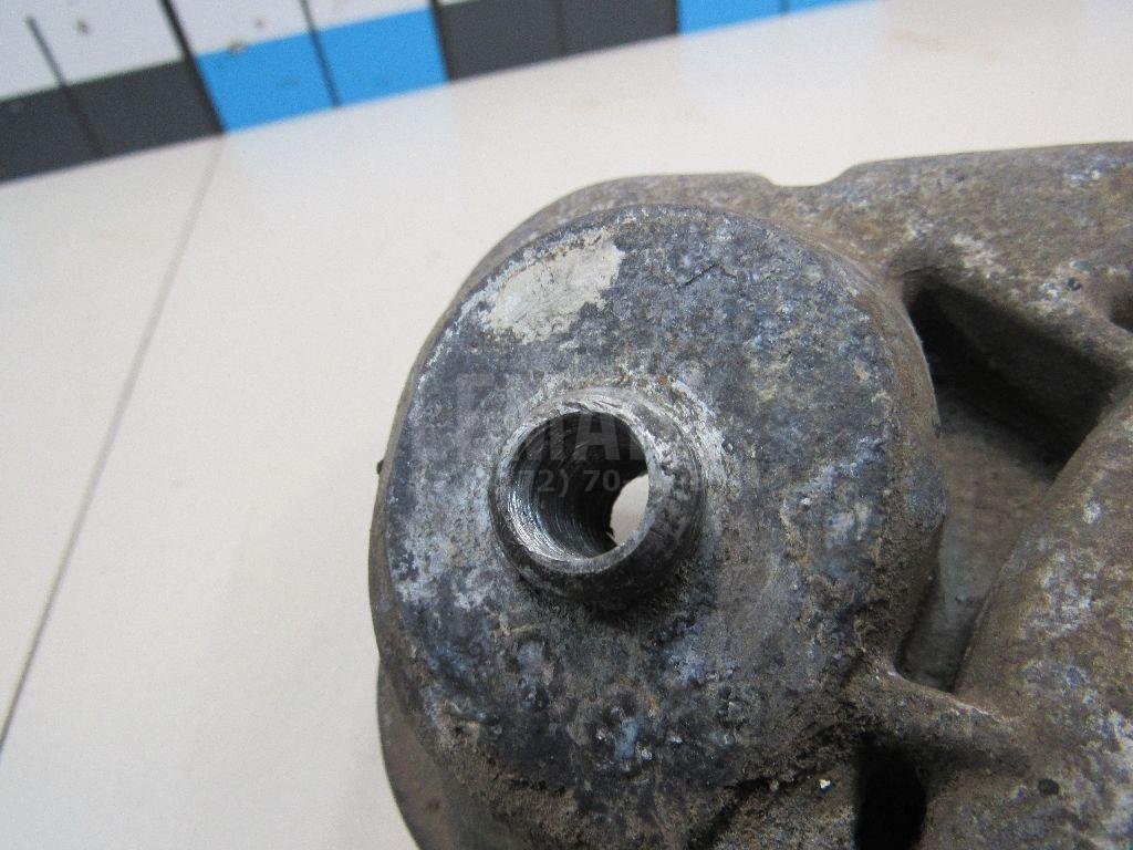 Кронштейн амортизатора