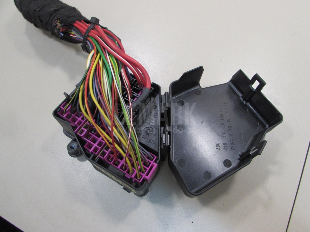 Блок предохранителей для  Audi A4 [B8] Allroad 2009-2015