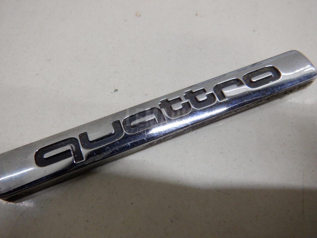 Эмблема на крышку багажника