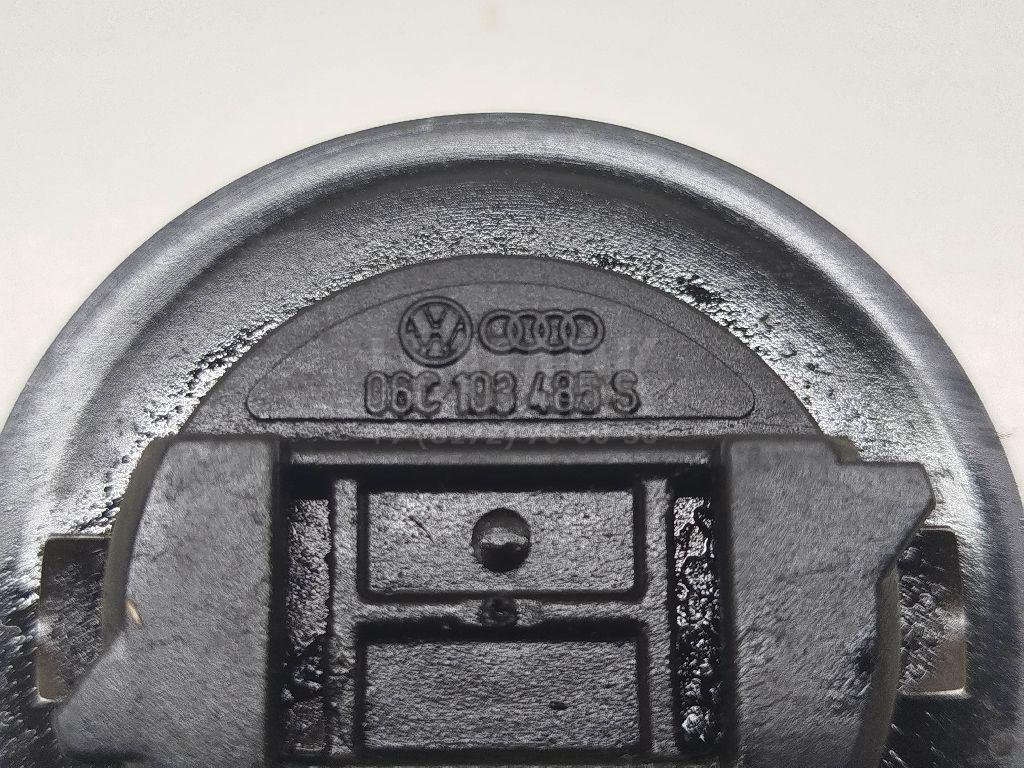 Крышка маслозаливной горловины