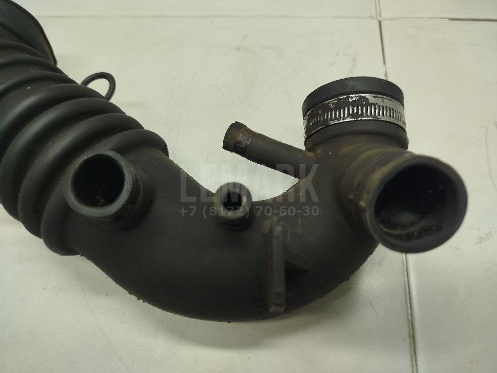 Патрубок воздушного фильтра