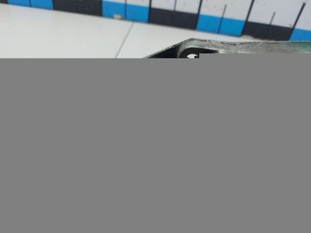 Кронштейн двигателя левый