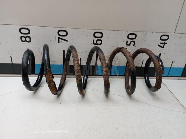 Пружина передняя