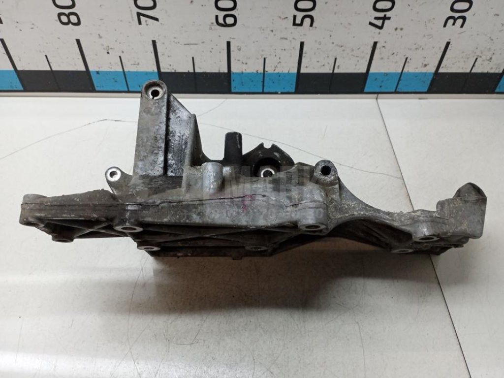 Кронштейн генератора для  Audi A4 [B8] Allroad 2009-2015