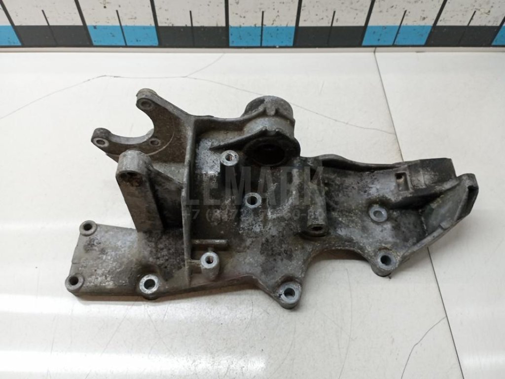 Кронштейн генератора для  Audi A4 [B8] Allroad 2009-2015