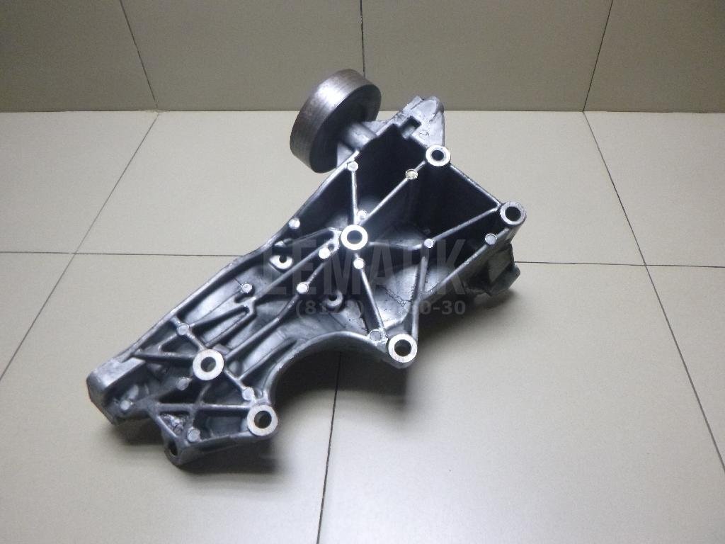 Кронштейн генератора