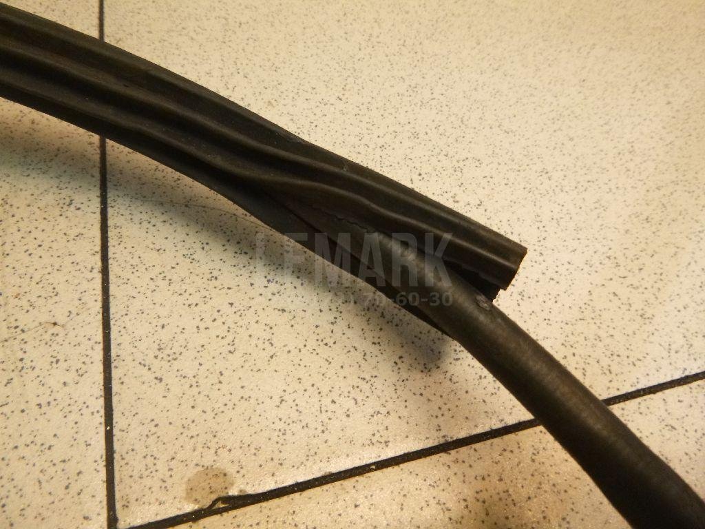 Трос стояночного тормоза правый