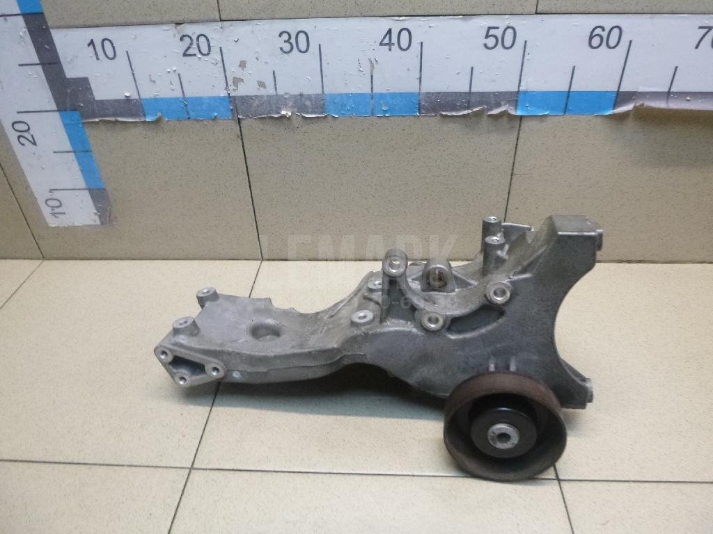 Кронштейн генератора