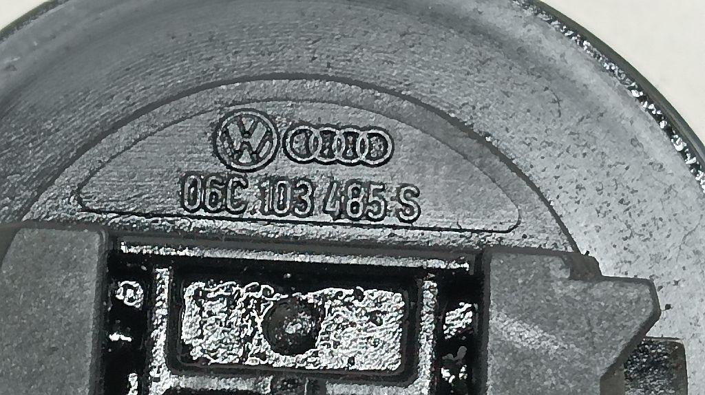 Крышка маслозаливной горловины