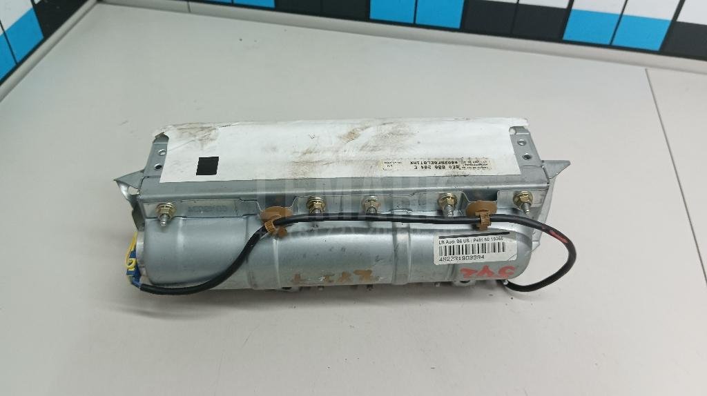 Подушка безопасности пассажирская (в торпедо)