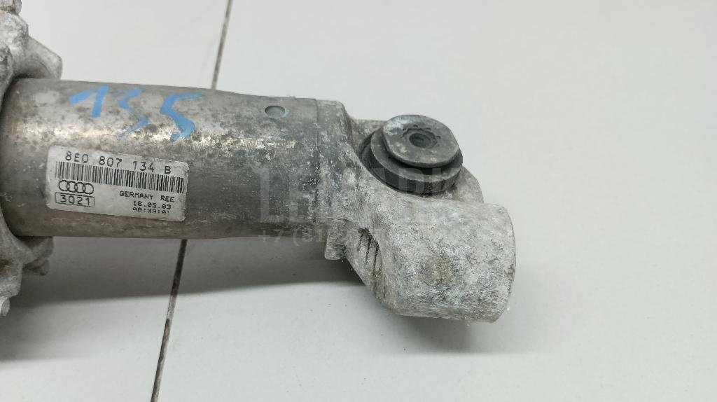 Кронштейн усилителя переднего бампера правый