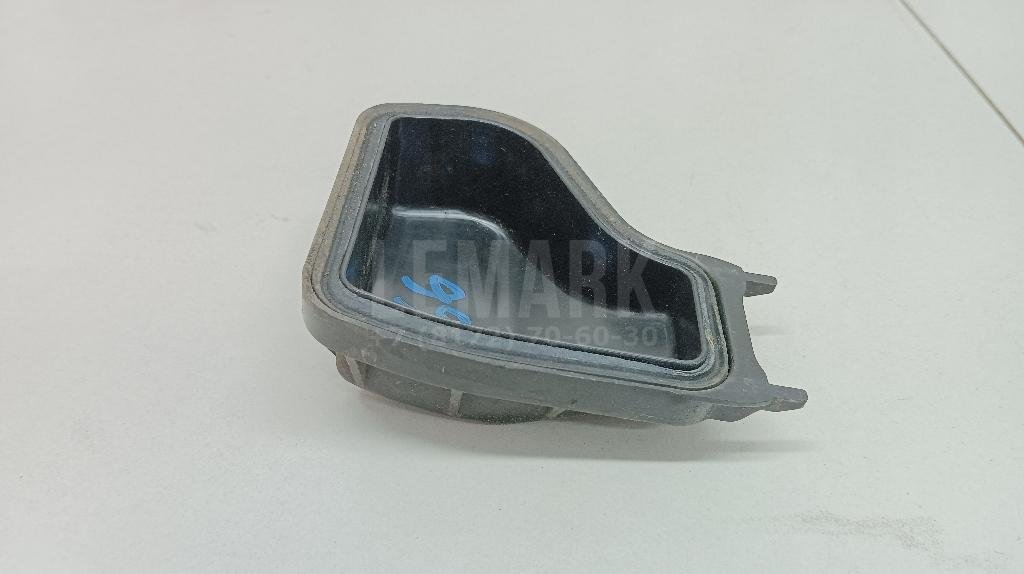 Крышка фары левой