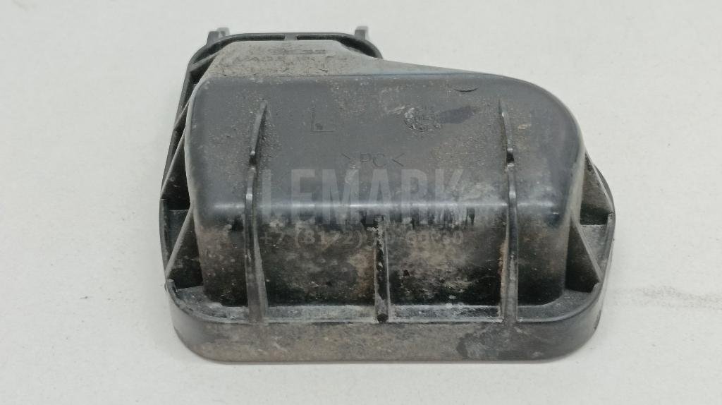 Крышка фары левой