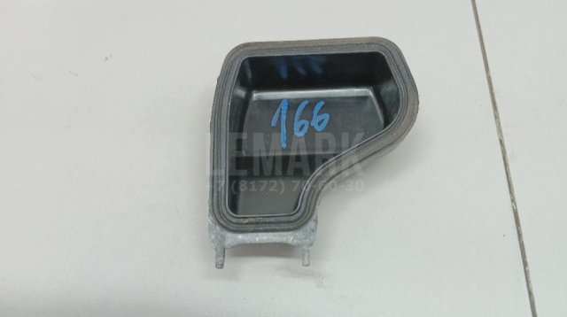 Крышка фары левой