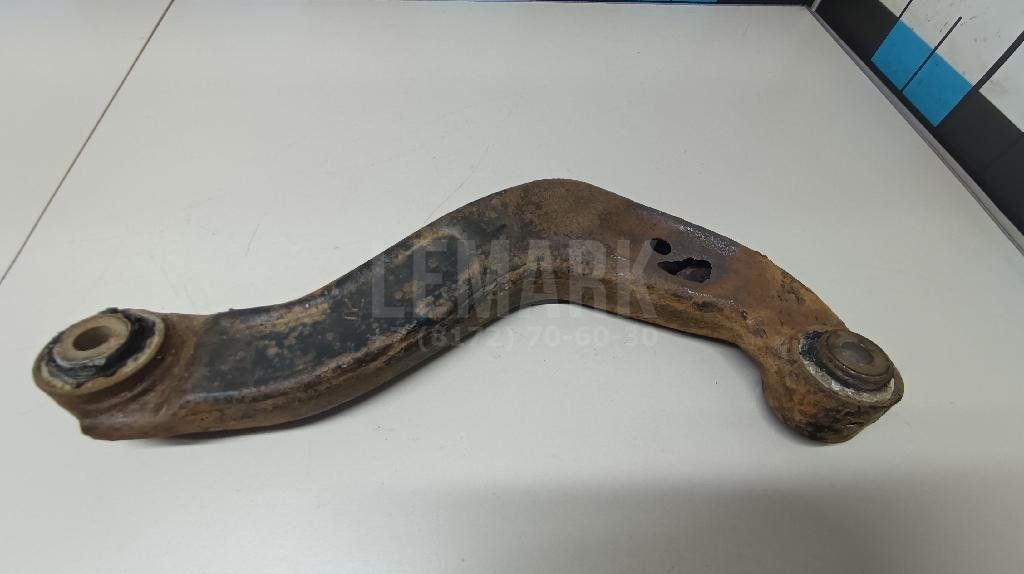 Рычаг задний верхний правый