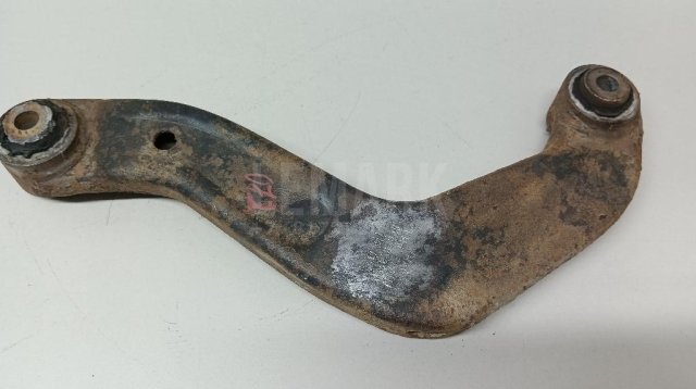 Рычаг задний верхний правый