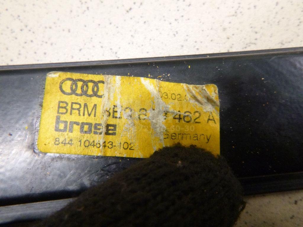 Стеклоподъемник электр. задний правый