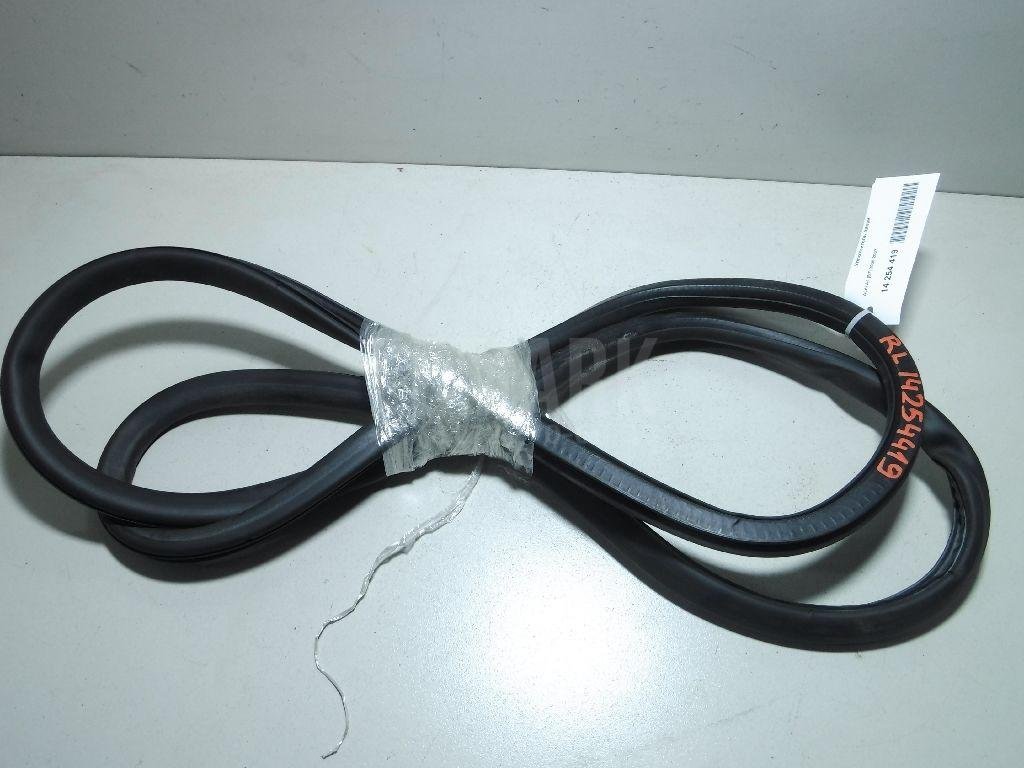 Уплотнитель двери для  Audi A1 (8X) 2010-2018