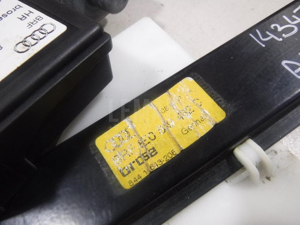 Стеклоподъемник электр. задний правый